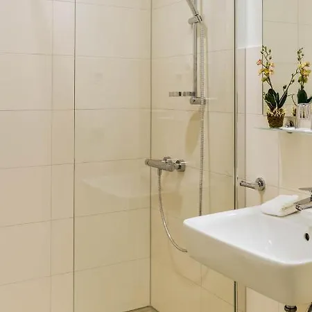 Отель Nutzwedel Farmers *